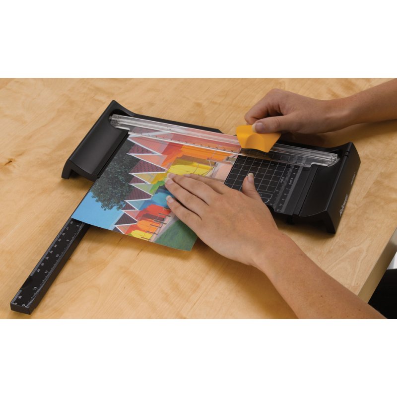 Fellowes rolsnijmachine Neutrino, 5 vellen, 240 mm snijlengte, zwart/geel