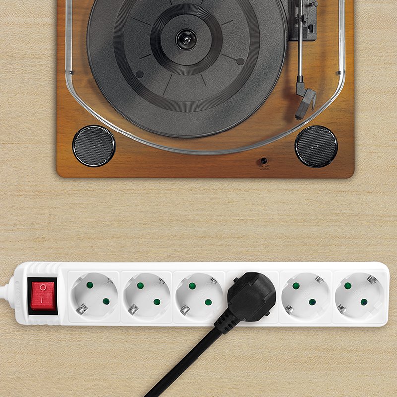 LogiLink 6-way power strip with switch, white, 1.5 m