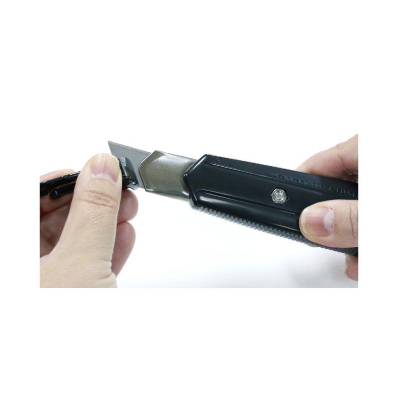 NT Cutter couteau à lames interchangeables eL-500, boîtier plastique, noir, 18 mm