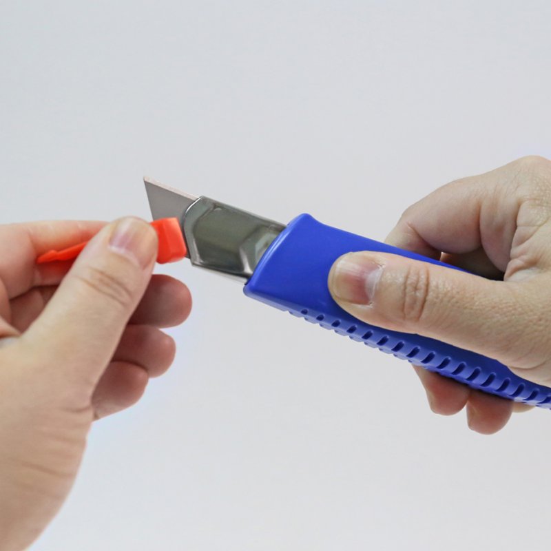 NT Cutter couteau à lames sécables L-300RP, boîtier plastique, bleu, 18 mm