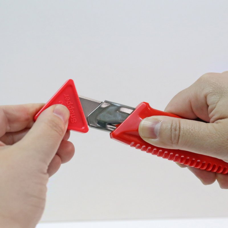 NT Cutter L-550P couteau à lames, 18 mm, rouge, boîtier plastique