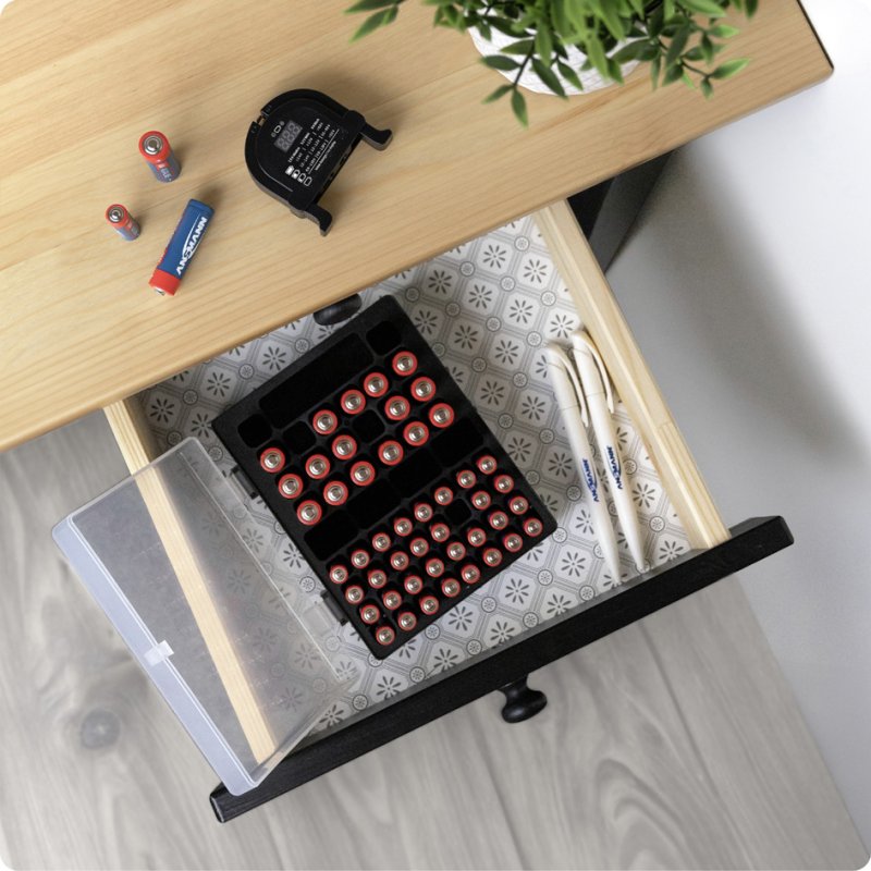 ANSMANN boîte de rangement pour piles avec testeur de piles, noir/transparent, fixation murale
