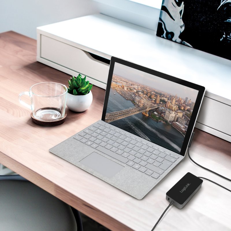 LogiLink power adapter for Surface notebooks, 44 watt, black, USB connection