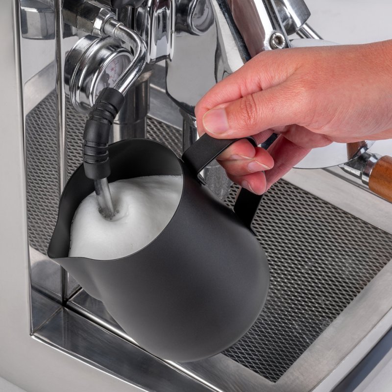 APS Pot à lait, acier inoxydable noir, 0,6 l, avec bec verseur