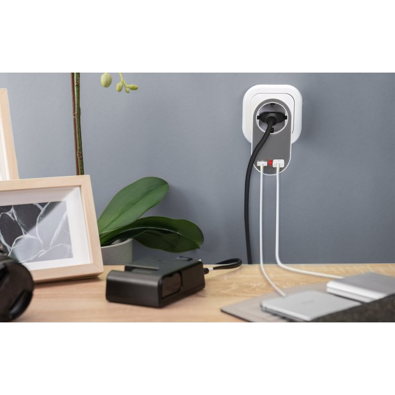 DIGITUS universele stekkeradapter met 2x USB-A poorten, wit/grijs, 250V 16A