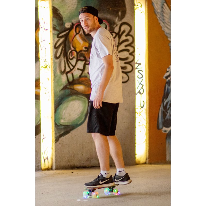 SCHILDKRÖT Vrije Geest retro board, camouflage, LED wheels, 560×140 mm