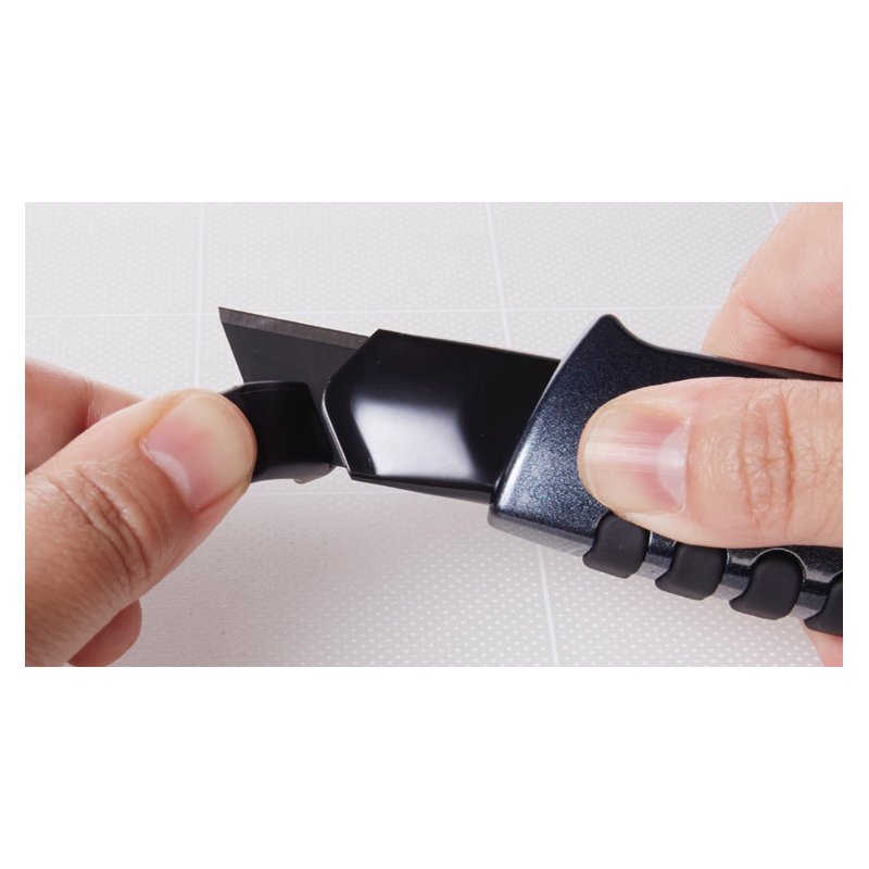 NT Cutter PMGL-EVO2 couteau à lames segmentées professionnel, 18 mm, noir