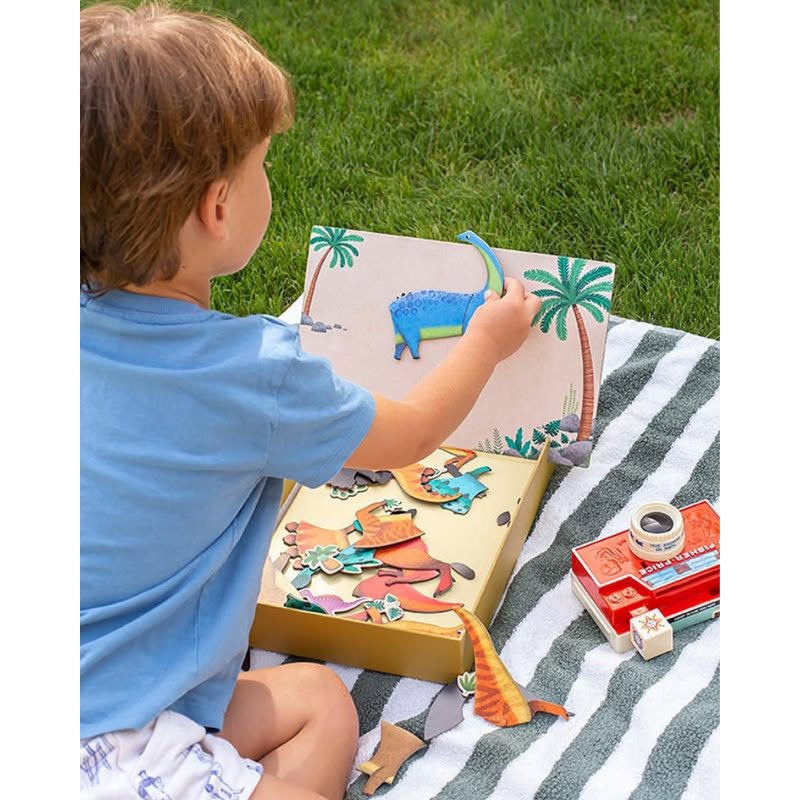APLI kids magneetspel dinosaurussen, 52 magneten, afneembaar speelbord