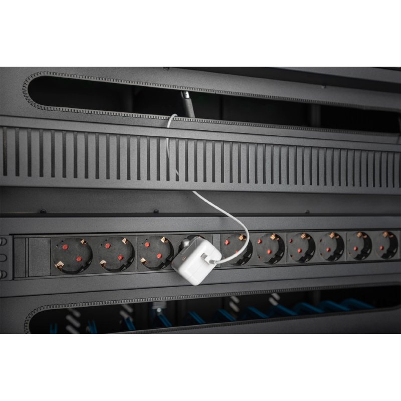 DIGITUS armoire de charge mobile pour notebooks/tablets, 30 emplacements de charge, noir