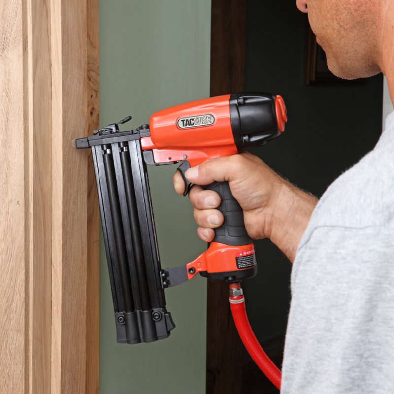 TACWISE pneumatische spijkerpistool, oranje, type 180 18G, inclusief koffer