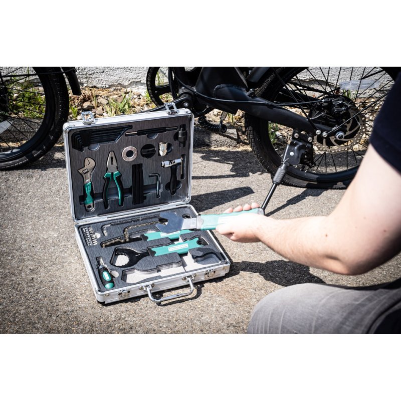 BRÜDER MANNESMANN kit d'outils vélo, 33 pièces, en mallette