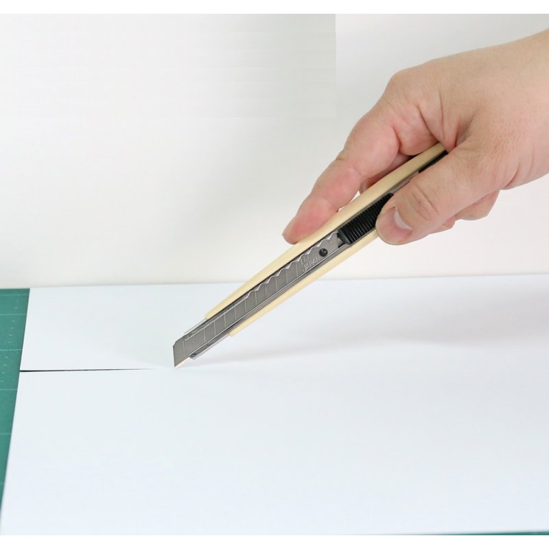 NT Cutter A-300 snijmes, beige kunststof, 9 mm mes, 3 vervangmessen