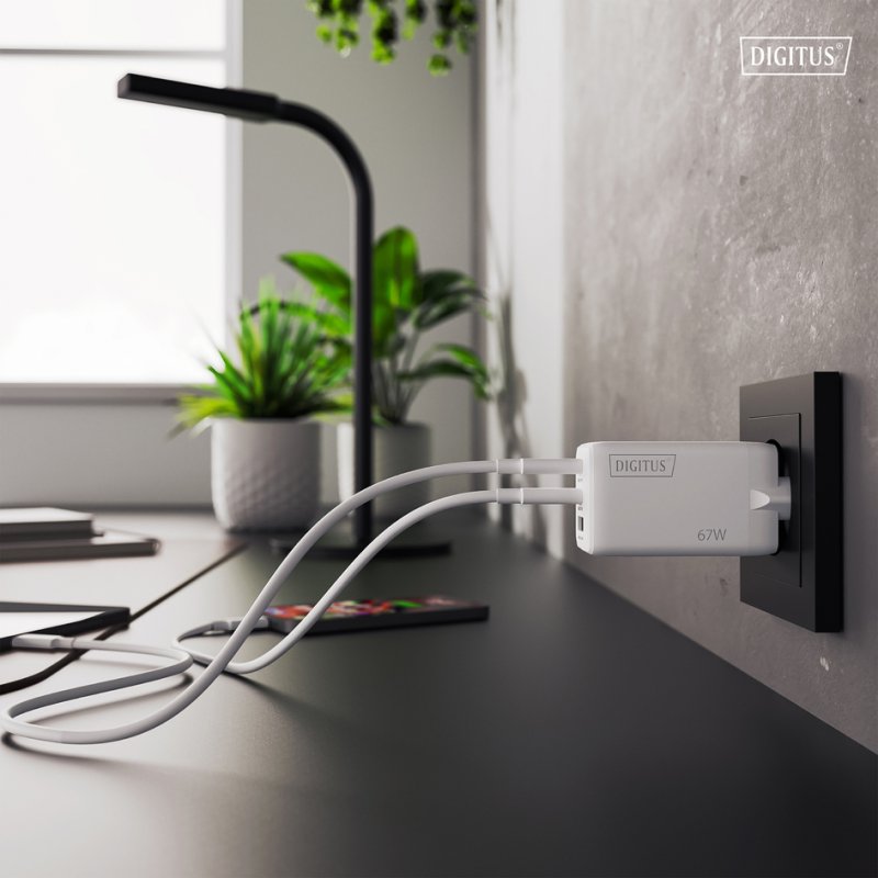 DIGITUS Chargeur USB GaN, 2x USB-C + 1x USB-A, 67W, blanc