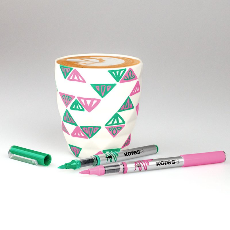 Kores Kreative acrylic markers, flexible brush tip, liquid ink, pack of 12
